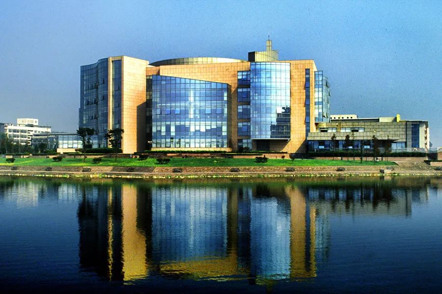 積極的學(xué)校善建者——十二公司承建學(xué)校工程盤(pán)點(diǎn)！(圖12)